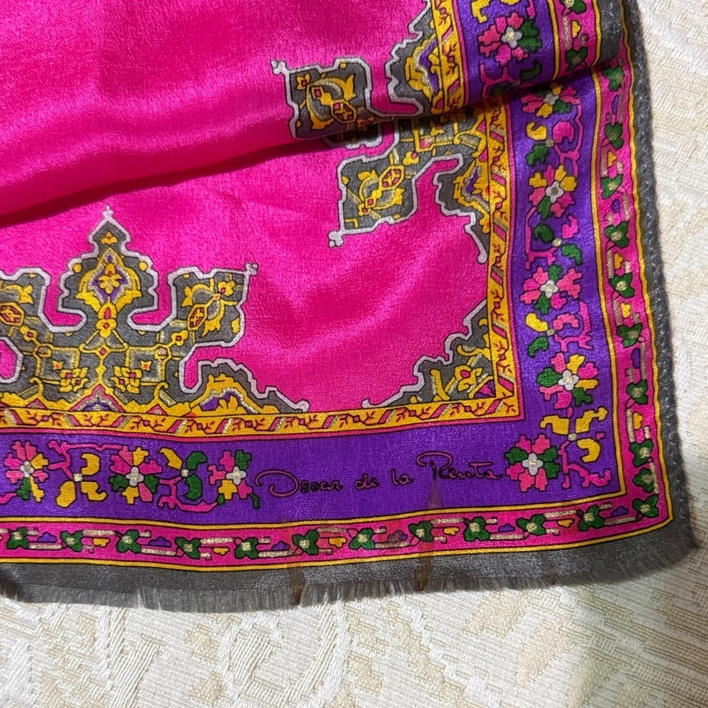 Oscar de la Renta Pink and Gold Scarf - Picture 2 of 2